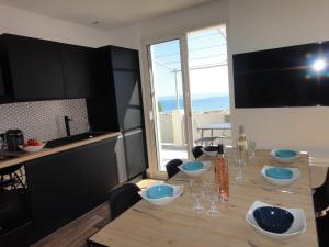 Maisons de vacances Home Cassis - Maison Mediterranee - Piscine chauffee a 30c : Appartement 3 Chambres