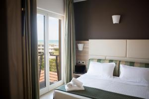 Comfort Triple Room with Balcony room in Hotel Prestige