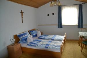 Two-Bedroom Apartment room in Erlebnispension Zum Wanderer Sepp