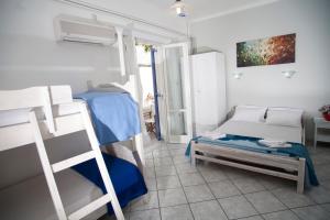 George Rooms Syros Greece