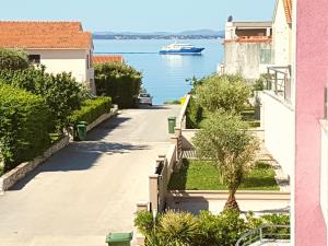 Villa Pino with Pool, Sauna & Jacuzzi 