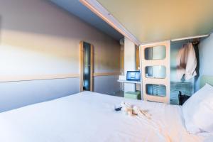 Hotels ibis budget Amberieu en Bugey/Chateau Gaillard A42 : Chambre Triple avec 1 Lit Double et 1 Lit Superposé - Non remboursable