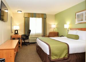 King Room - Non-Smoking room in Baymont by Wyndham Pierre