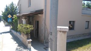 Apartments Pula with private parking Self Check In