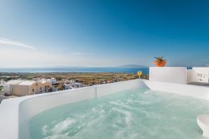 Honeymoon Suite with Outdoor Private Jetted Tub  room in Fava Eco Suites