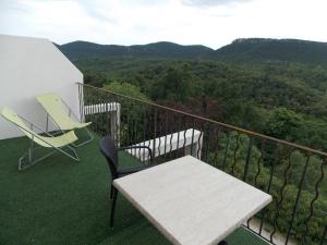 Hotels Au Relais Provencal : Chambre Double - Vue sur Montagne