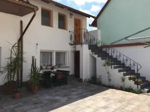 Fehérház Alkalmi Szálló - Pécs