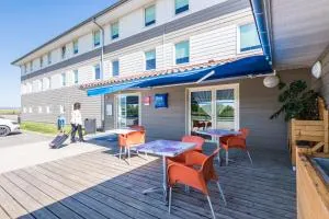 ibis budget Amberieu en Bugey/Chateau Gaillard A42 - Priay