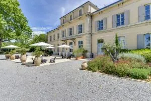 艾斯德鲁酒店 - Uchaud