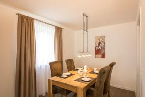 Two-Bedroom Apartment room in Villa Alpenpanorama