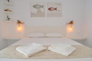 Giannis Hotel Apartments Milos Greece