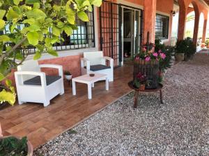 Standard Triple Room with Sea View room in I Cardinali