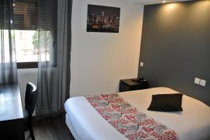 Hotels The Originals City, Hotel Castel Burgond, Dijon Ouest (Inter-Hotel) : photos des chambres