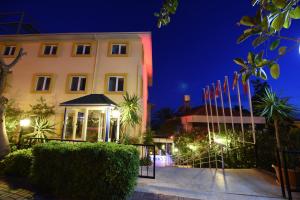 Muz Hotel