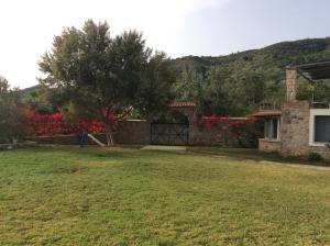 Lemon Forest House Poros-Island Greece