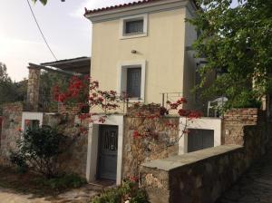 Lemon Forest House Poros-Island Greece