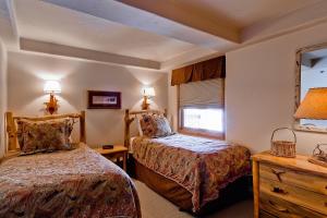 Torian Plum Creekside 415