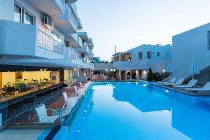 Castello Bianco Aparthotel Rethymno Greece