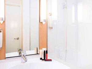 Hotels ibis Annecy Centre Vieille Ville : photos des chambres