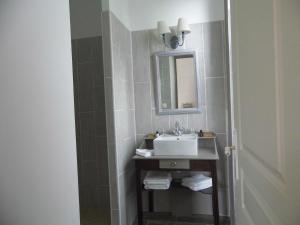 Maisons d'hotes Moulin d'Amour : Chambre Double avec Salle de Bains Privative