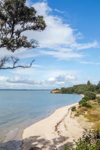 Waiuku Serene Farm & Home