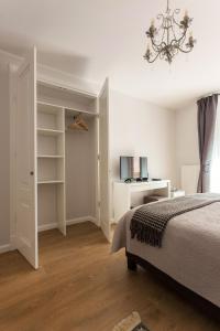 Stylish Modern Studio Apartments Old Town by Houseys
