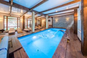 ZimaSnow Ski & Spa Club