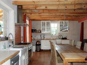 Maisons de vacances Mansion in Fargues with Pool and Garden : photos des chambres