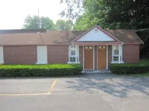 皮尼克雷斯特汽车旅馆 - 尤蒂卡