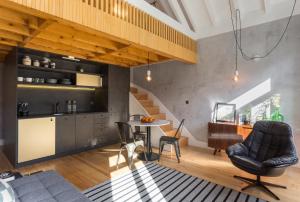 Gold & Grey Loft Almada