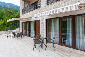Apartment with Terrace room in Rosmarino