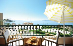 Seafront Studio Apartment+Balcony