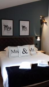 Hotels Logis Hotel La Chaize : photos des chambres