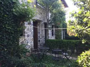 Damouchari Hotel - 皮立翁