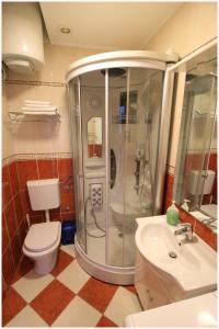 -Villa Šjor -Primošten-Apartmani- has 2 large apartments and 2 smaller ones -Primošten Lokvice 6