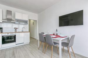 Ancora Center Apartment