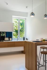 Aquamarine Sea View Apartment