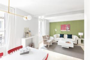 Two-Bedroom Apartment (5 Adults) room in Carretas Apartments