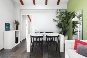 Penthouse Apartment room in Carretas Attics Apartments