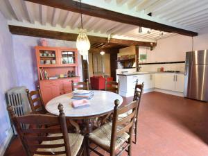 Maisons de vacances Holiday Home in Gacogne with Garden Terrace Barbecue : photos des chambres