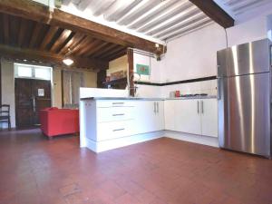 Maisons de vacances Holiday Home in Gacogne with Garden Terrace Barbecue : photos des chambres