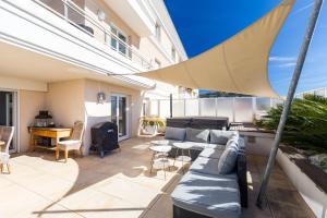Superb penthouse in centre of Cannes Stunning views air-conditioning internet Near the Palais 532
