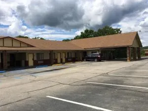 Village Inn of Hardy - Mammoth Spring