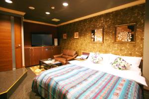 Aura Kanku (Adult Only)