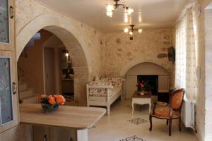 Ioanna House