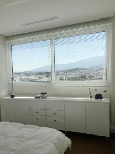 One-Bedroom Apartment room in Mind-blowing Acropolis View Apt