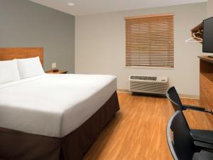 Queen Studio room in WoodSpring Suites San Angelo