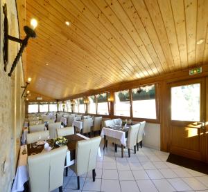 Hôtel Restaurant Le Sire de Joux photo 9