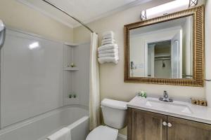Double Room with Two Double Beds with Ocean View room in Sea Hawk Oceanfront Motel