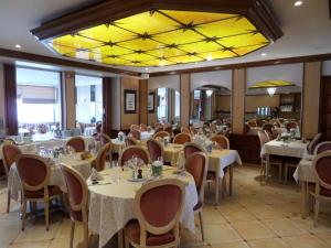 Hotels Hotel Des Tilleuls : photos des chambres